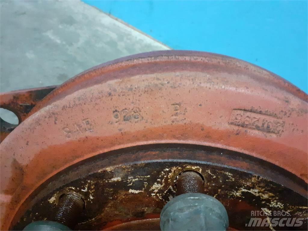 Hesston 4900 Άξονες