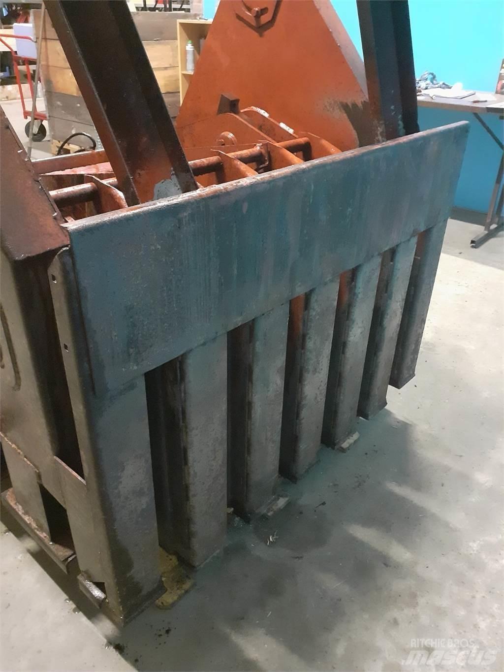 Hesston 4900 Λοιπός εξοπλισμός συγκομιδής χορτονομής