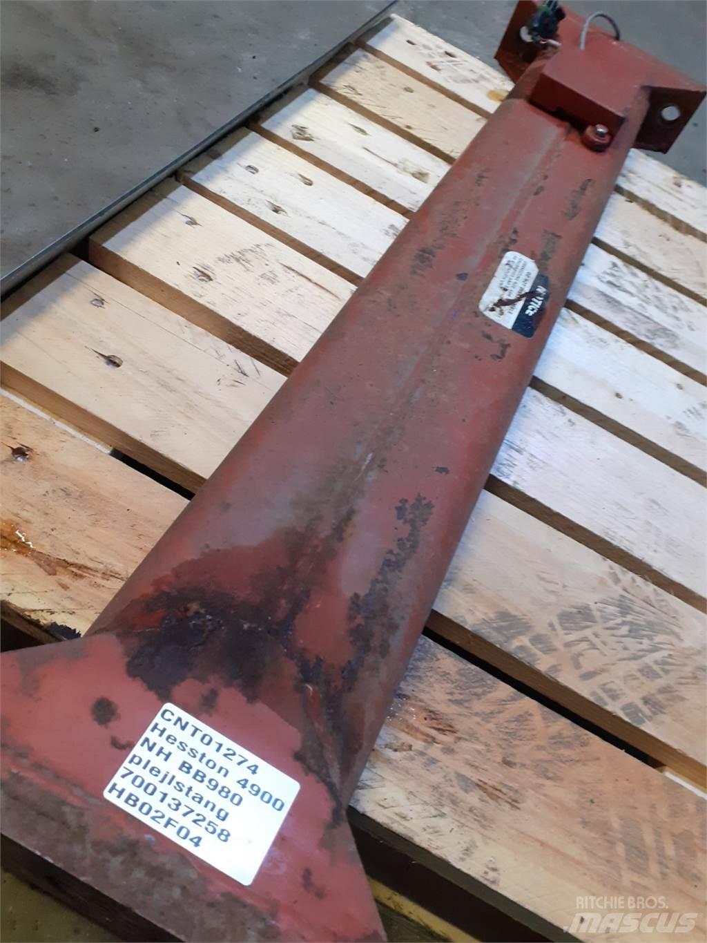 Hesston 4900 Λοιπός εξοπλισμός συγκομιδής χορτονομής