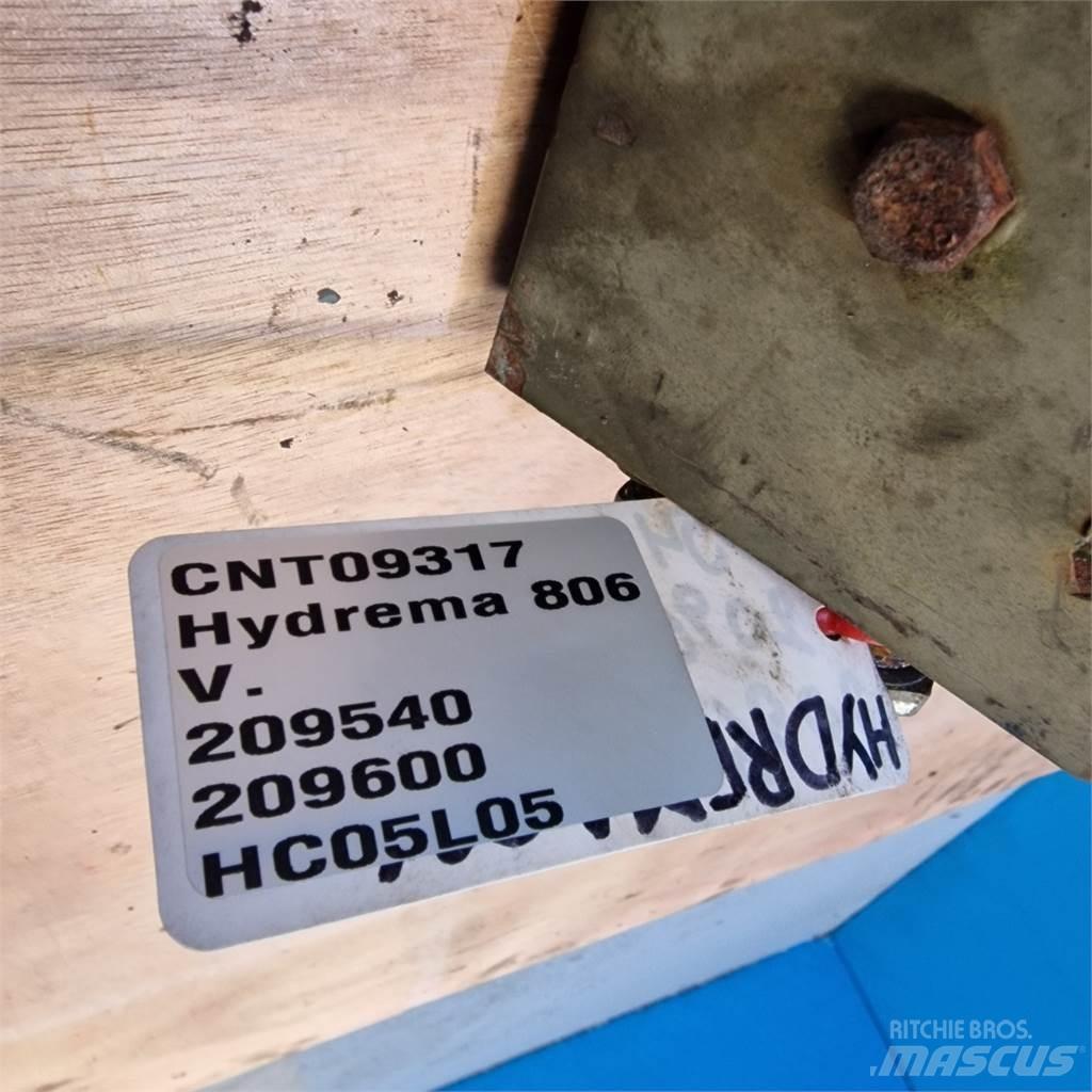 Hydrema 806 Μπούμες και κουτάλες