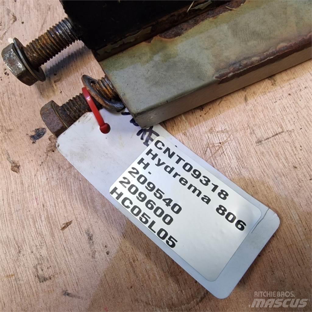 Hydrema 806 Μπούμες και κουτάλες