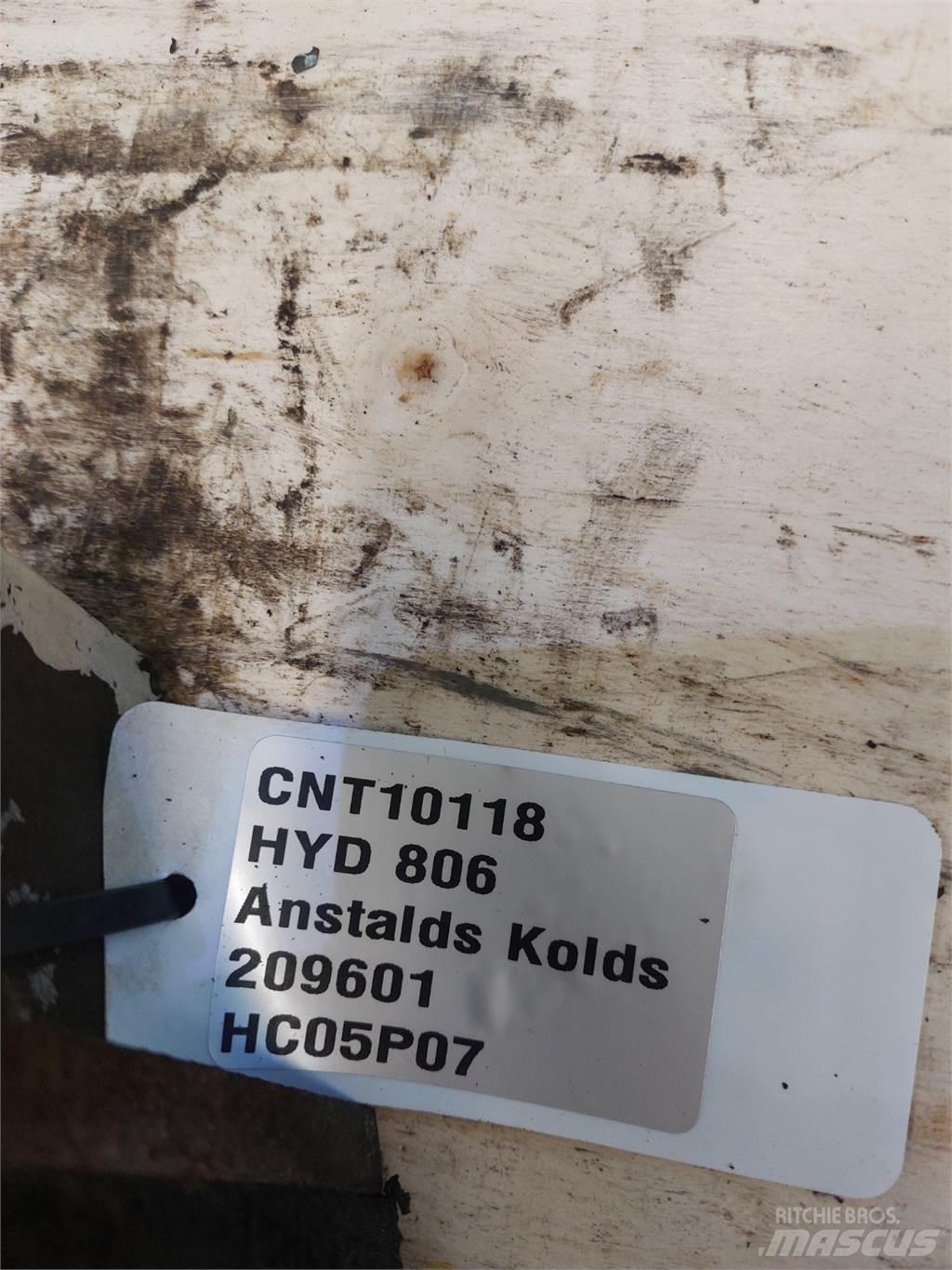 Hydrema 806 Μπούμες και κουτάλες