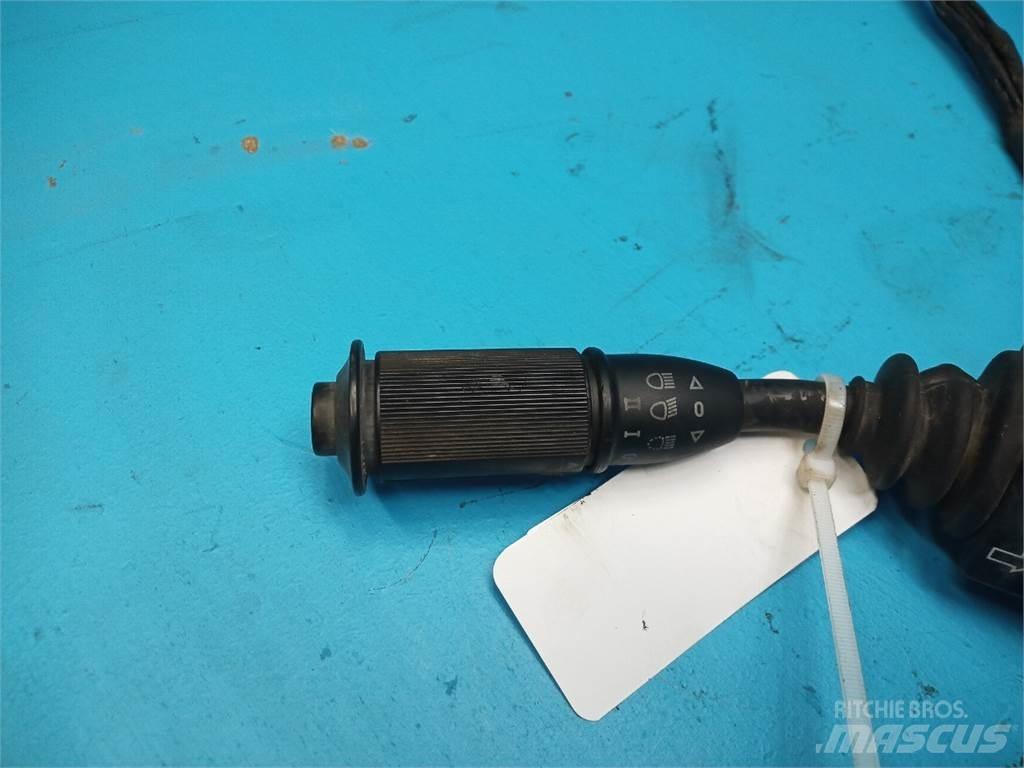Hydrema 906B Ηλεκτρονικά