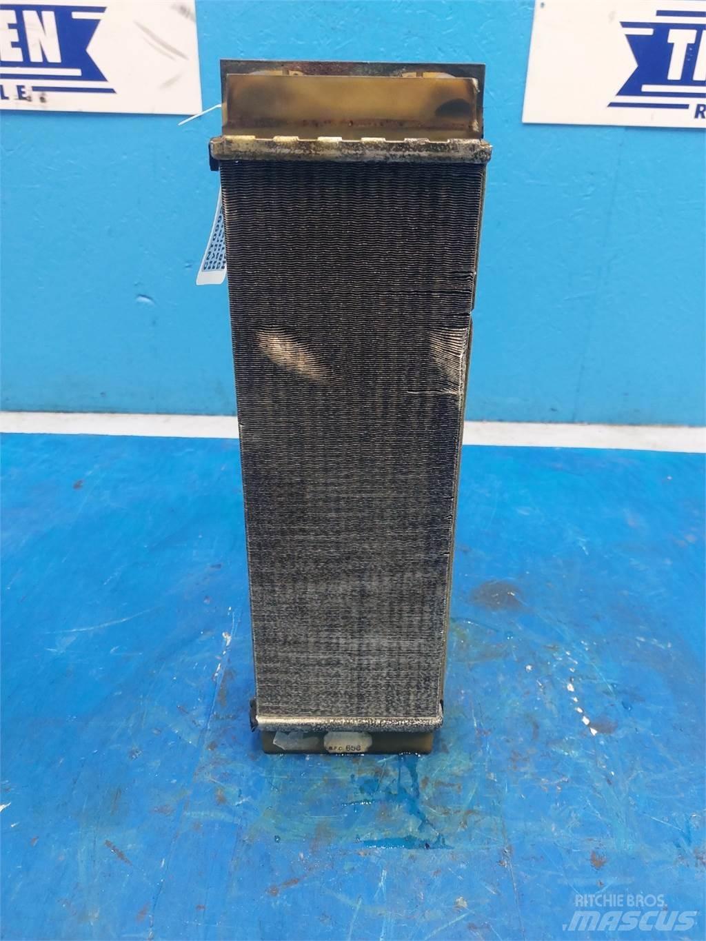 Hydrema 906B Καλοριφέρ