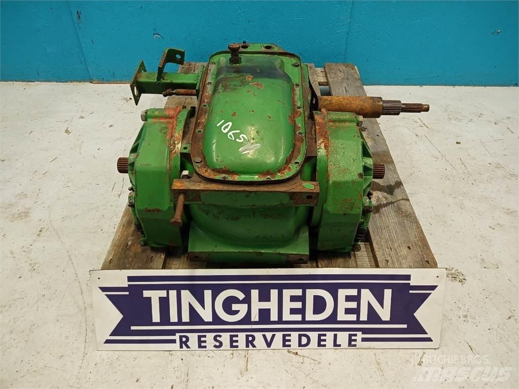 John Deere 1065 Μετάδοση