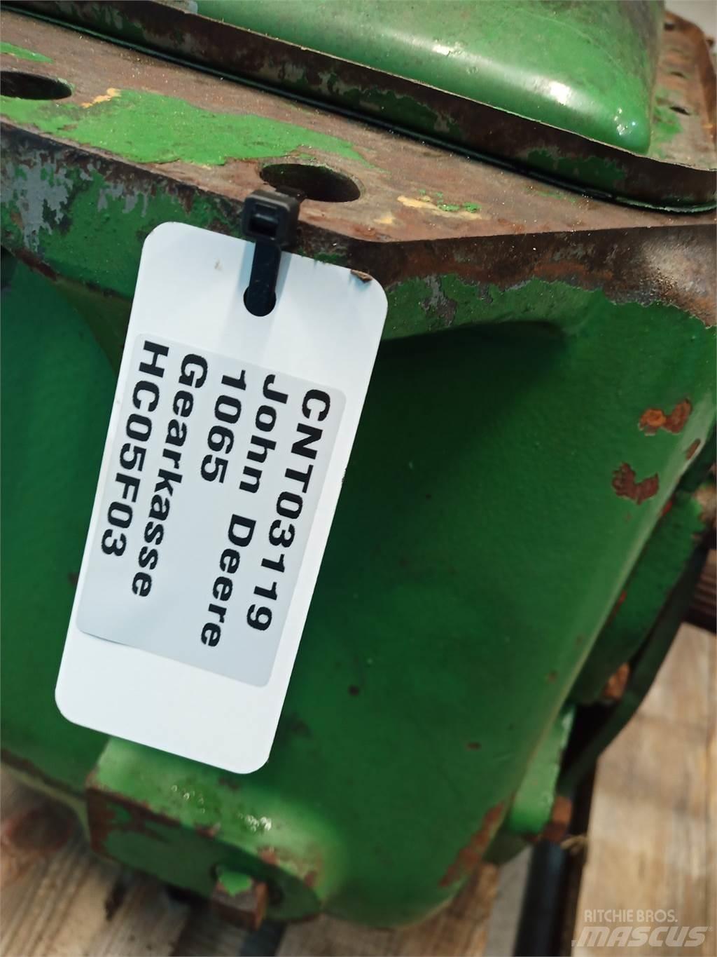 John Deere 1065 Μετάδοση