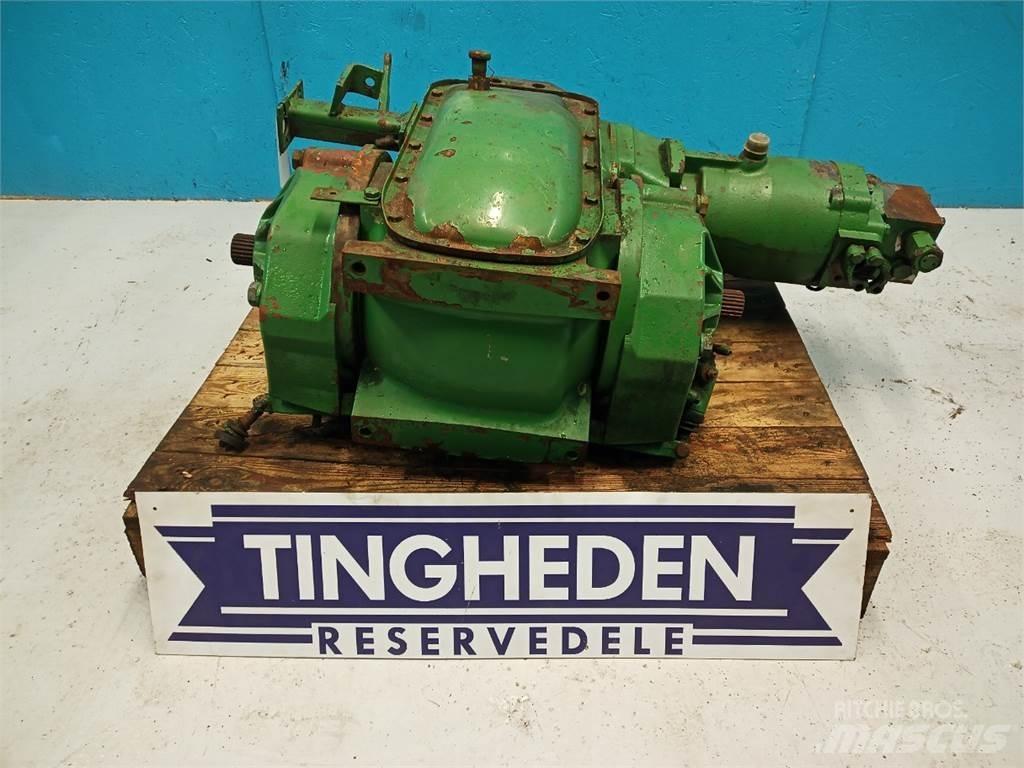 John Deere 1075 Μετάδοση