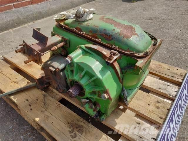 John Deere 1085 Μετάδοση