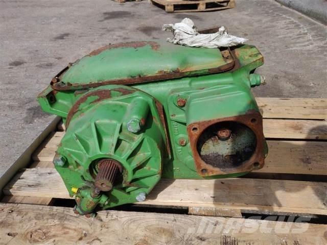 John Deere 1085 Μετάδοση