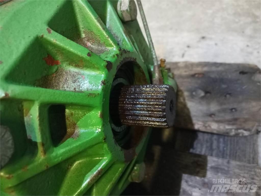 John Deere 1085 Μετάδοση