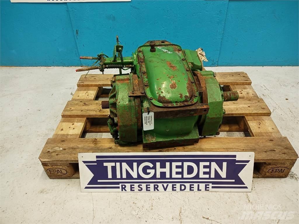 John Deere 1085 Μετάδοση