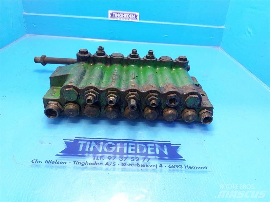 John Deere 1085 Υδραυλικά