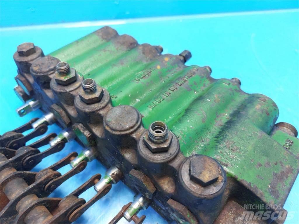 John Deere 1085 Υδραυλικά