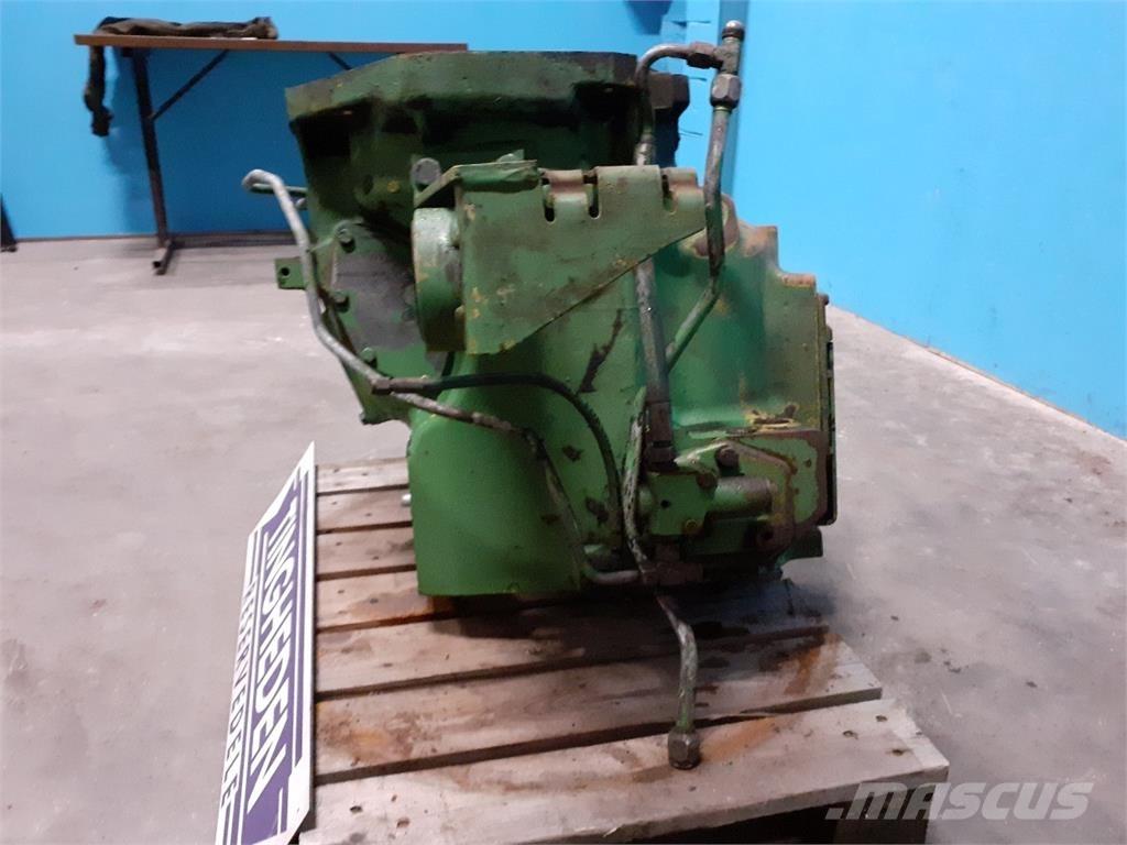 John Deere 2040 Μετάδοση