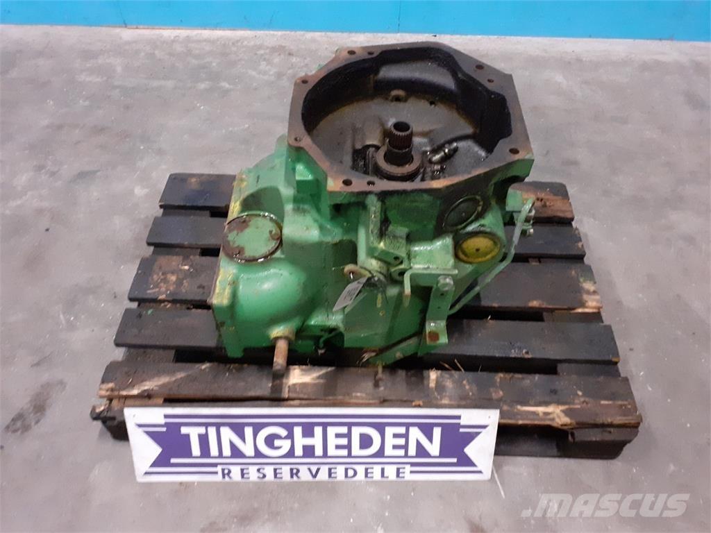 John Deere 2040 Μετάδοση