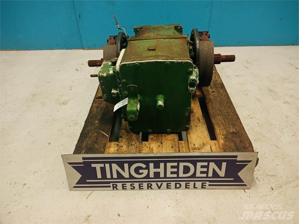 John Deere 2054 Μετάδοση