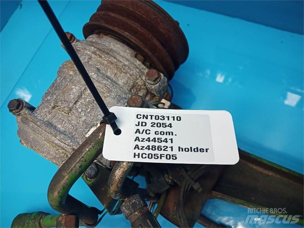 John Deere 2054 Καμπίνες και εσωτερικό