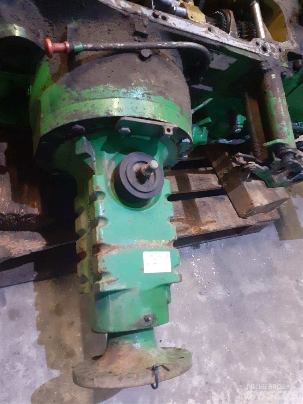John Deere 3040 Μετάδοση