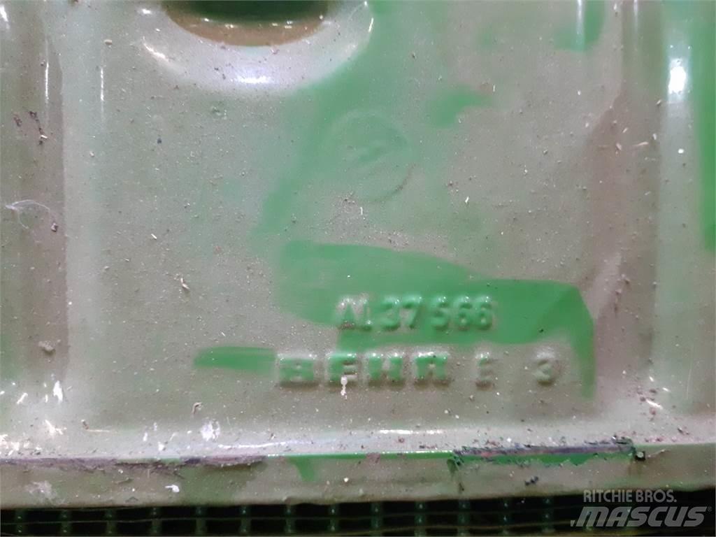 John Deere 3040 Καλοριφέρ