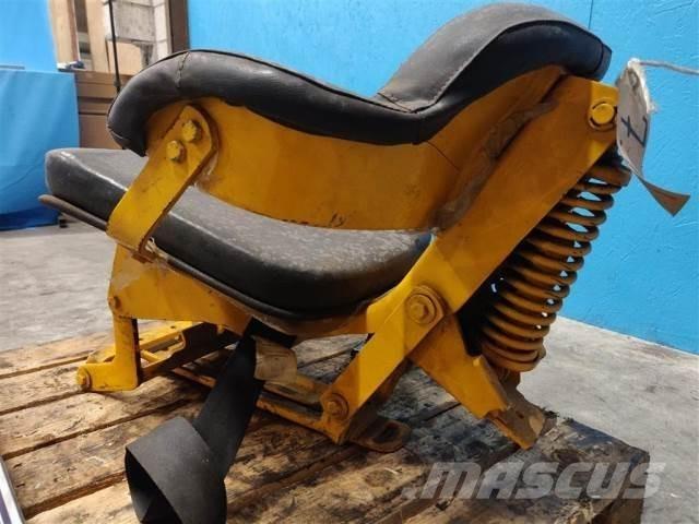 John Deere 310 Καμπίνες και εσωτερικό