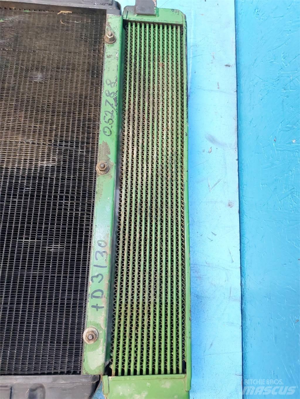 John Deere 3130 Καλοριφέρ