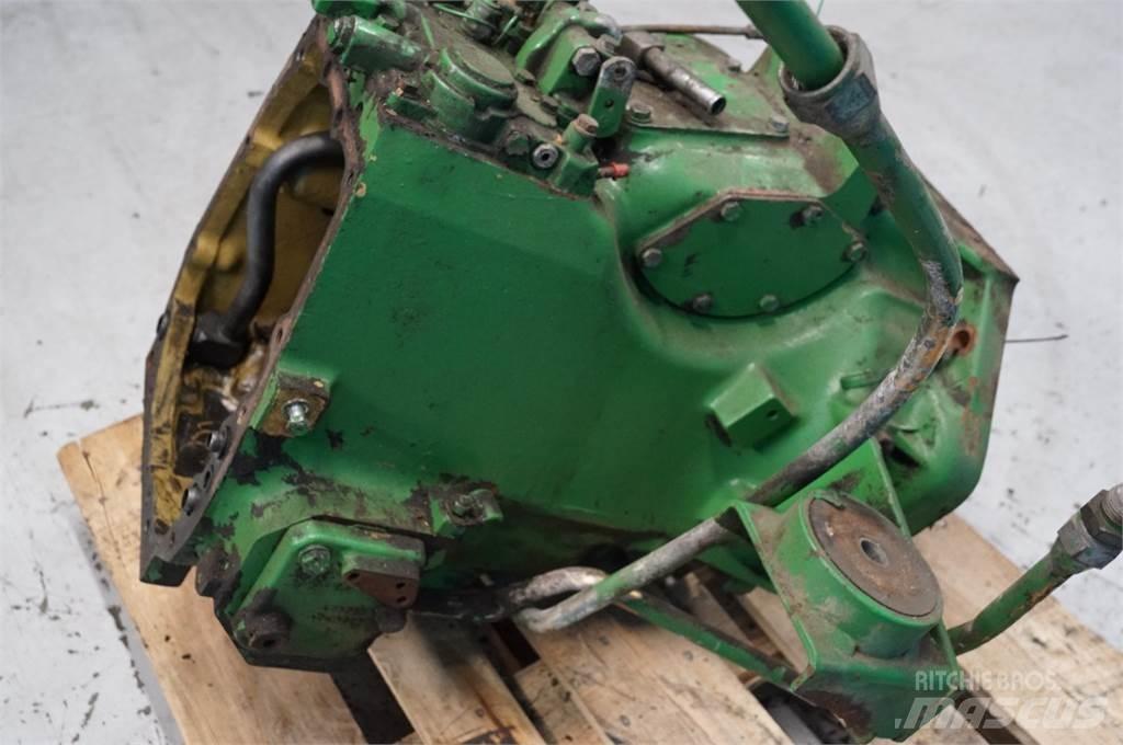 John Deere 3140 Μετάδοση