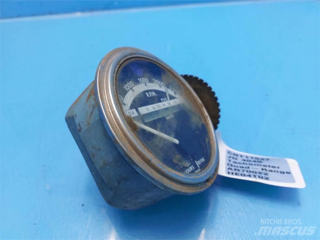 John Deere 4040 Ηλεκτρονικά