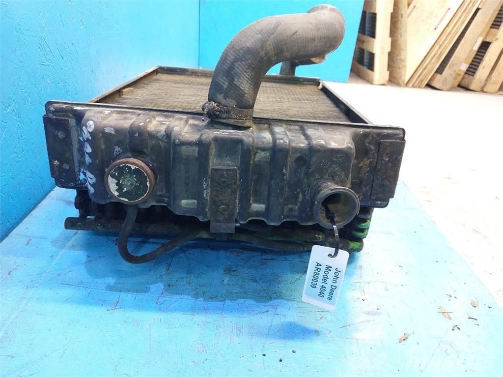 John Deere 4040 Καλοριφέρ