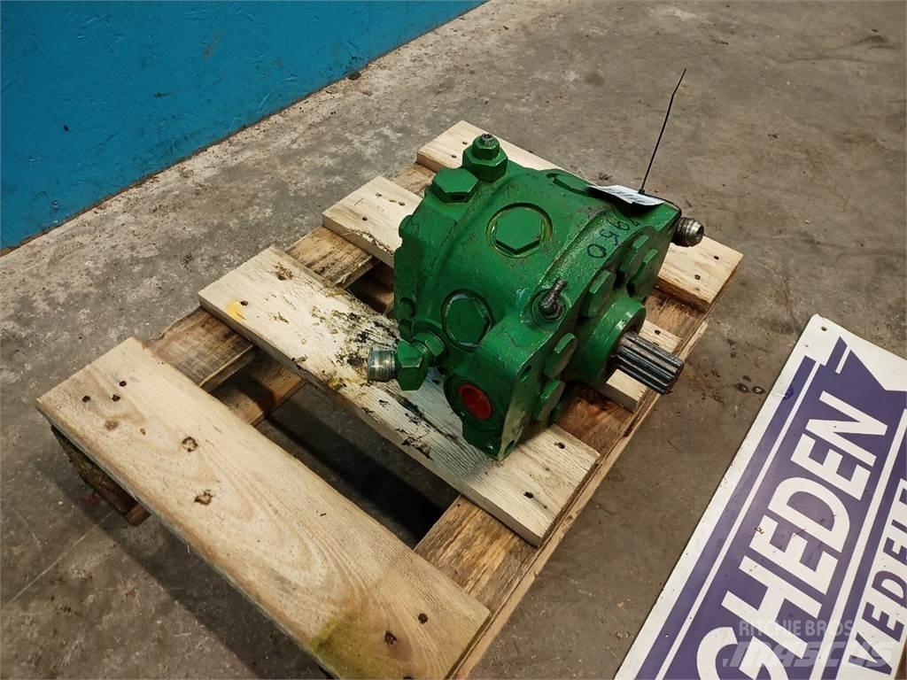 John Deere 4240 Υδραυλικά