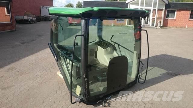 John Deere 6210R Καμπίνες και εσωτερικό