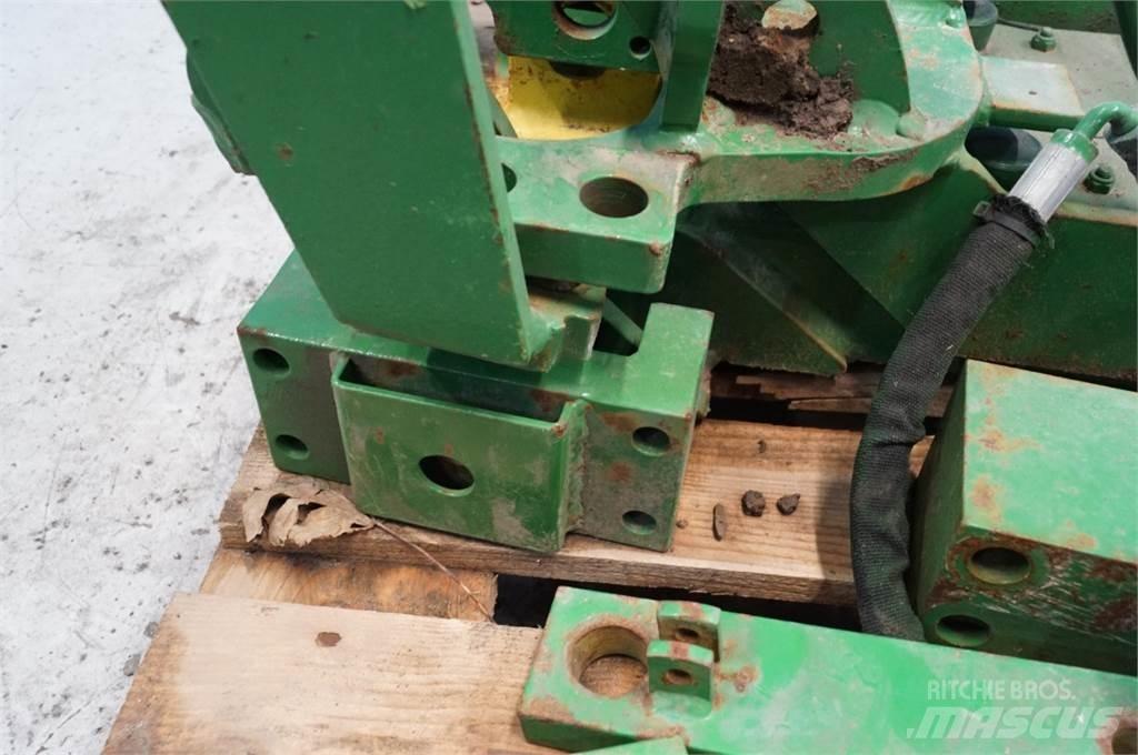 John Deere 8235R Άλλα εξαρτήματα για τρακτέρ