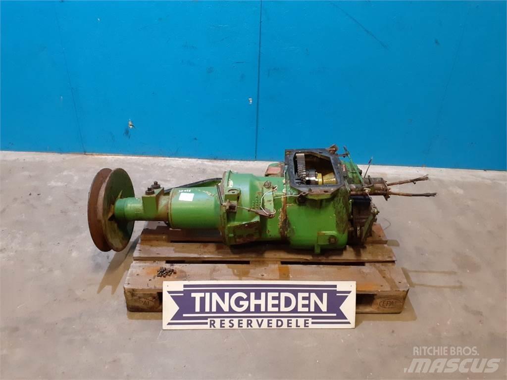 John Deere 955 Μετάδοση