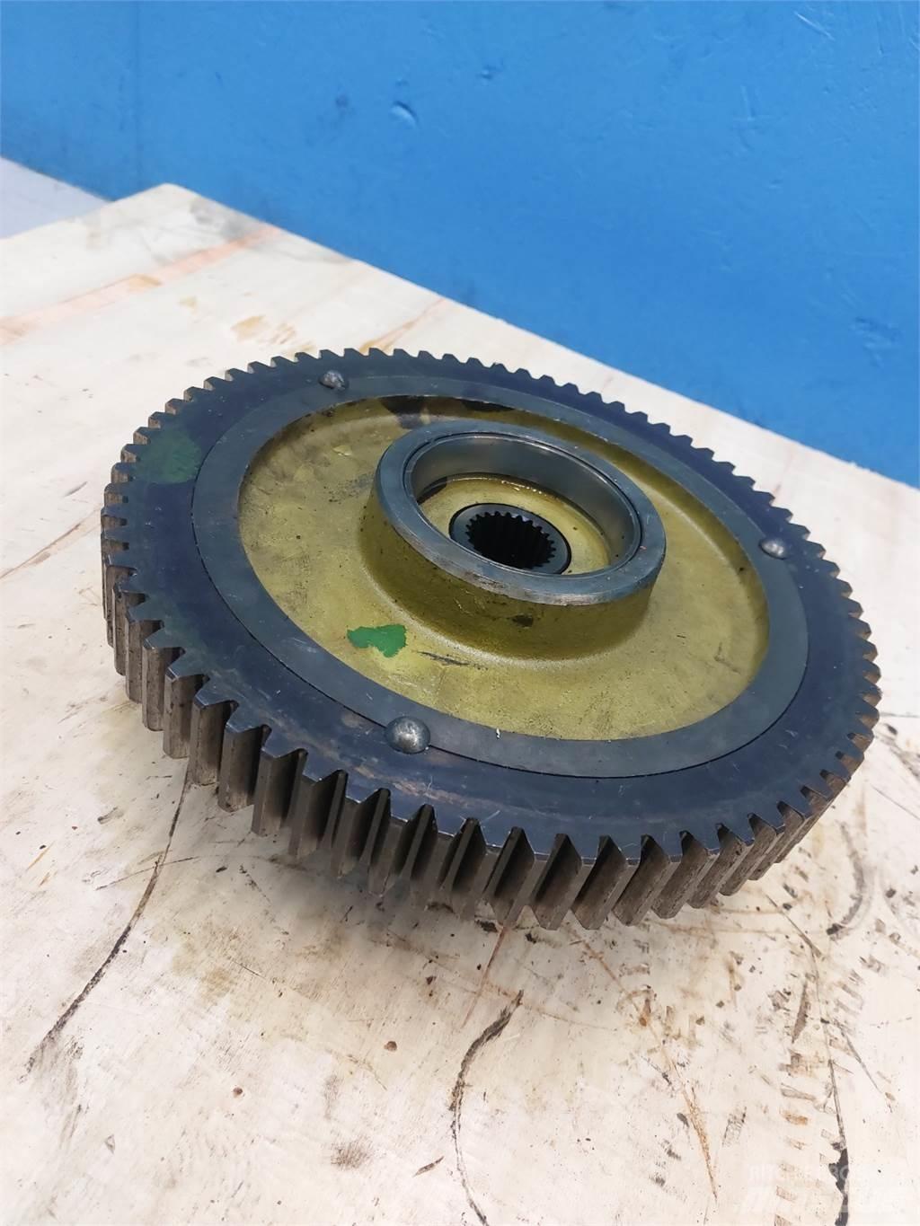 John Deere 975 Μετάδοση