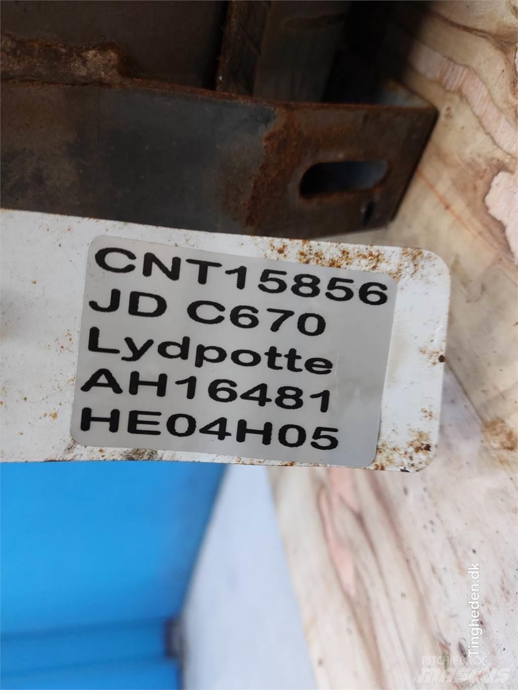 John Deere C670 Κινητήρες