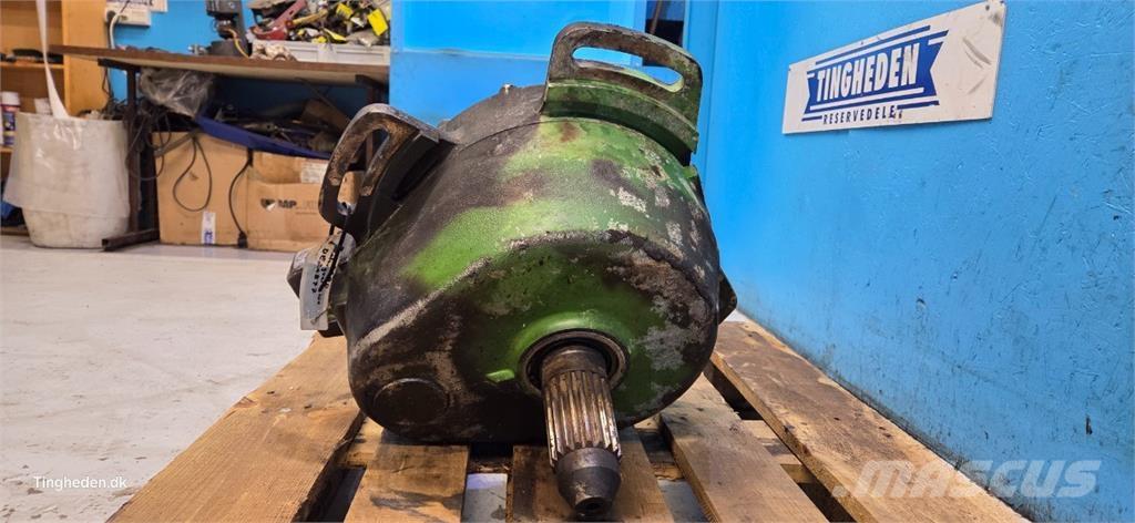 John Deere S690 Μετάδοση