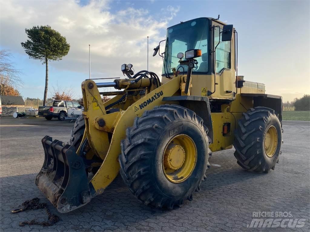 Komatsu WA270 Φορτωτές με λάστιχα (Τροχοφόροι)