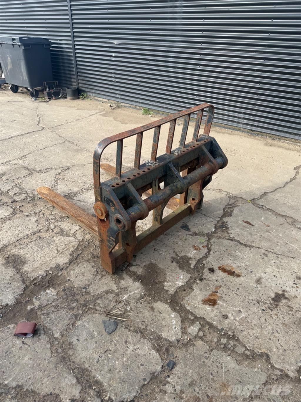 Manitou 4000kg Δικράνες