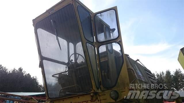 New Holland 1520 Καμπίνες και εσωτερικό