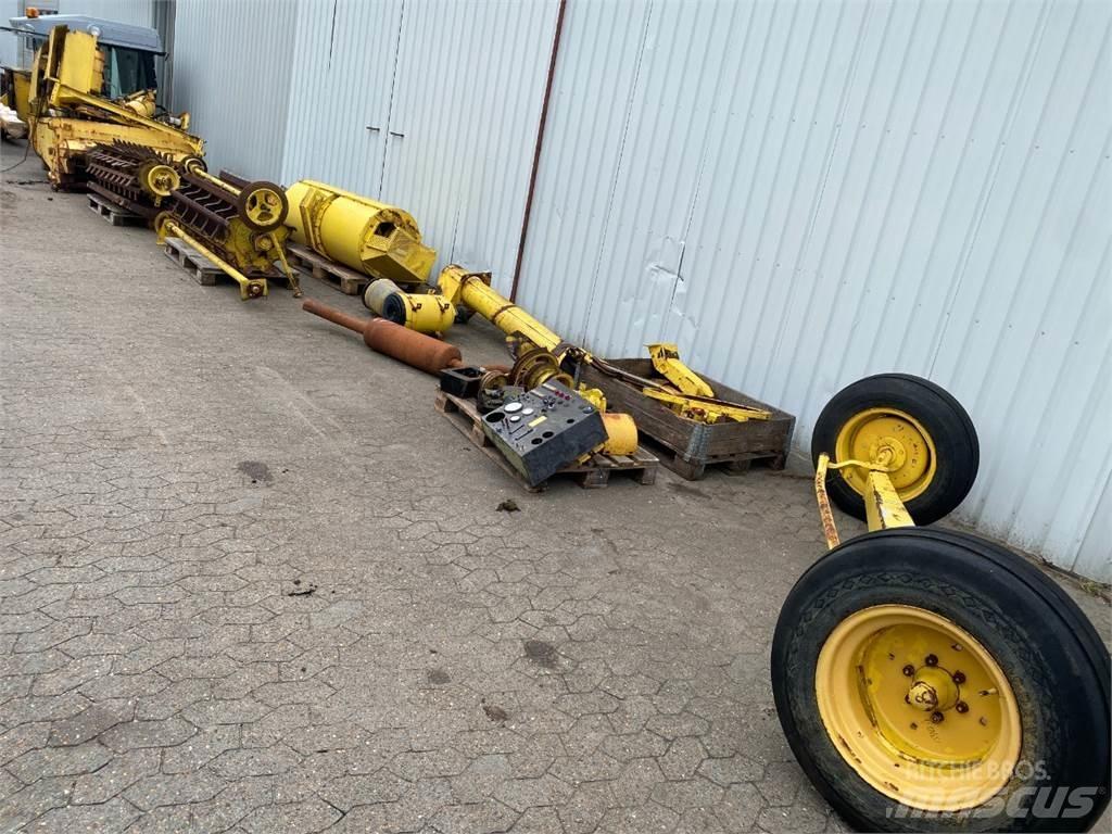New Holland 8080 Θεριζοαλωνιστικές μηχανές