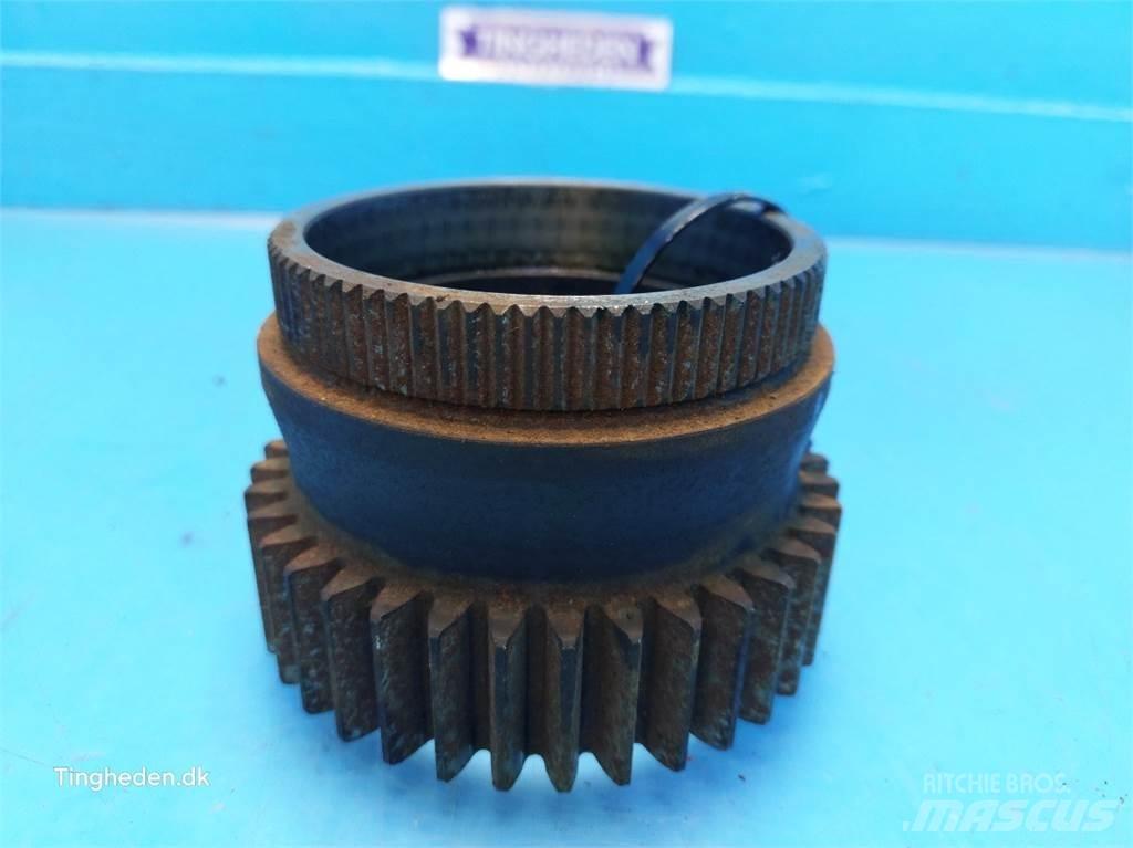 New Holland 8340 Μετάδοση
