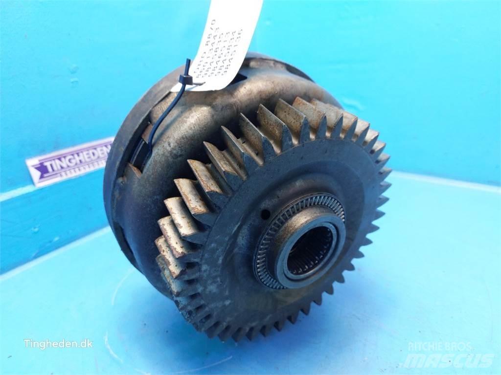 New Holland 8970 Μετάδοση