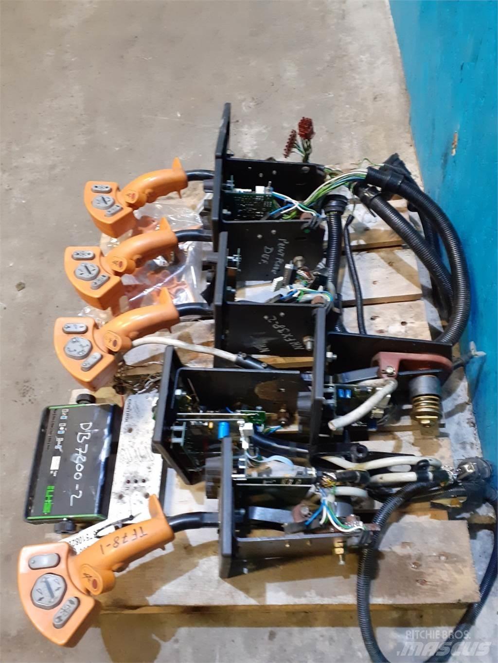 New Holland TX68 Ηλεκτρονικά