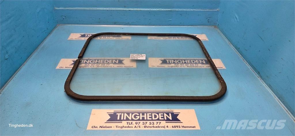 New Holland TX68 Καμπίνες και εσωτερικό