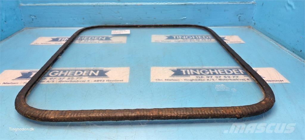 New Holland TX68 Καμπίνες και εσωτερικό