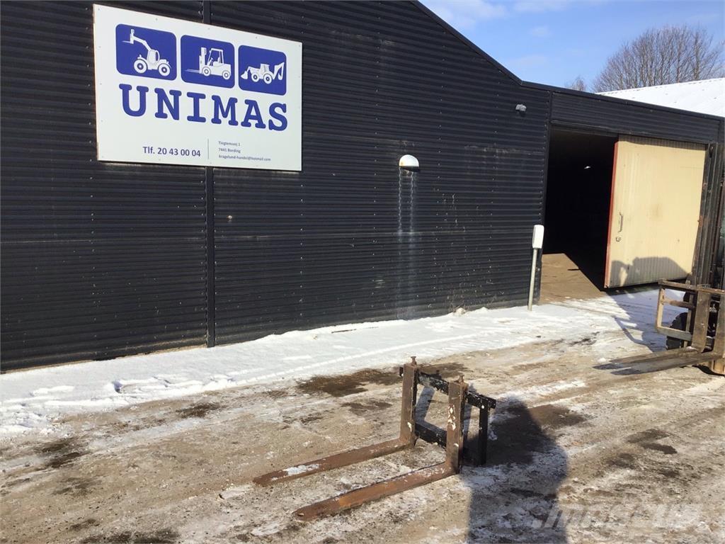 Universal  Δικράνες