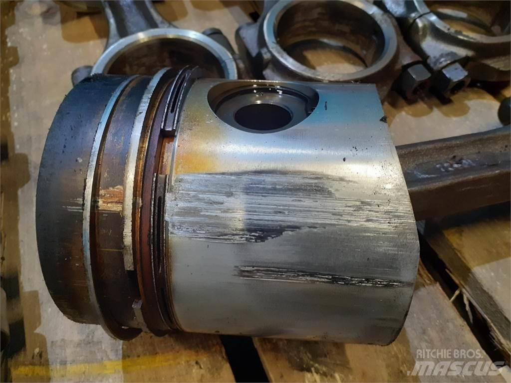 Valmet 411DL Κινητήρες