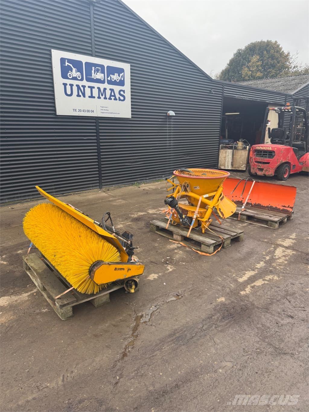  Vinterudstyr Σκούπες