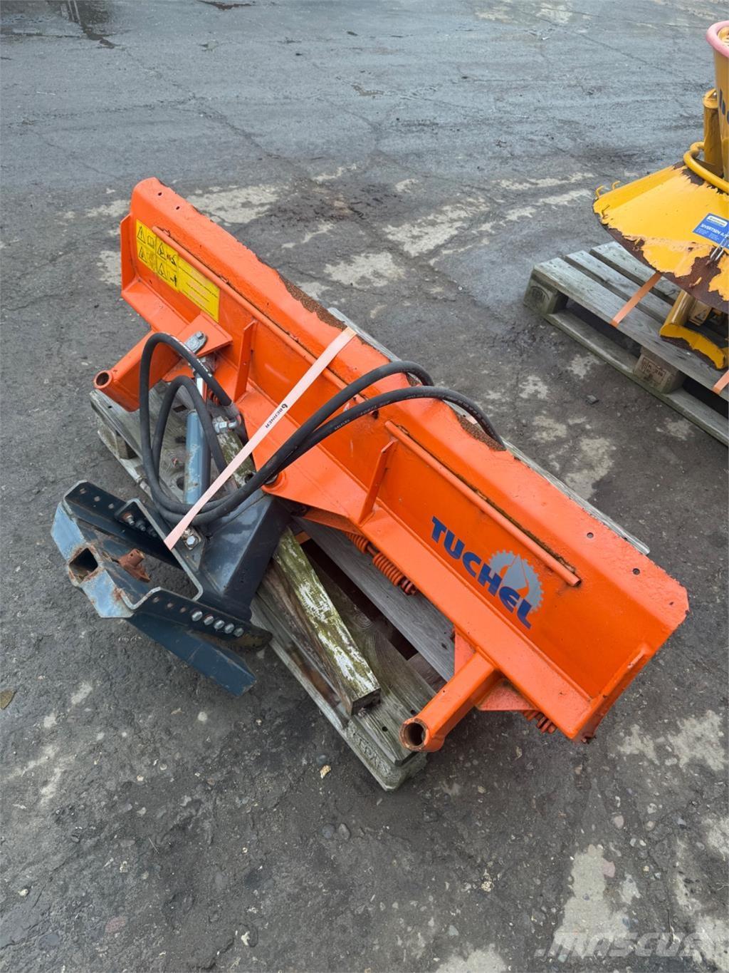  Vinterudstyr Σκούπες