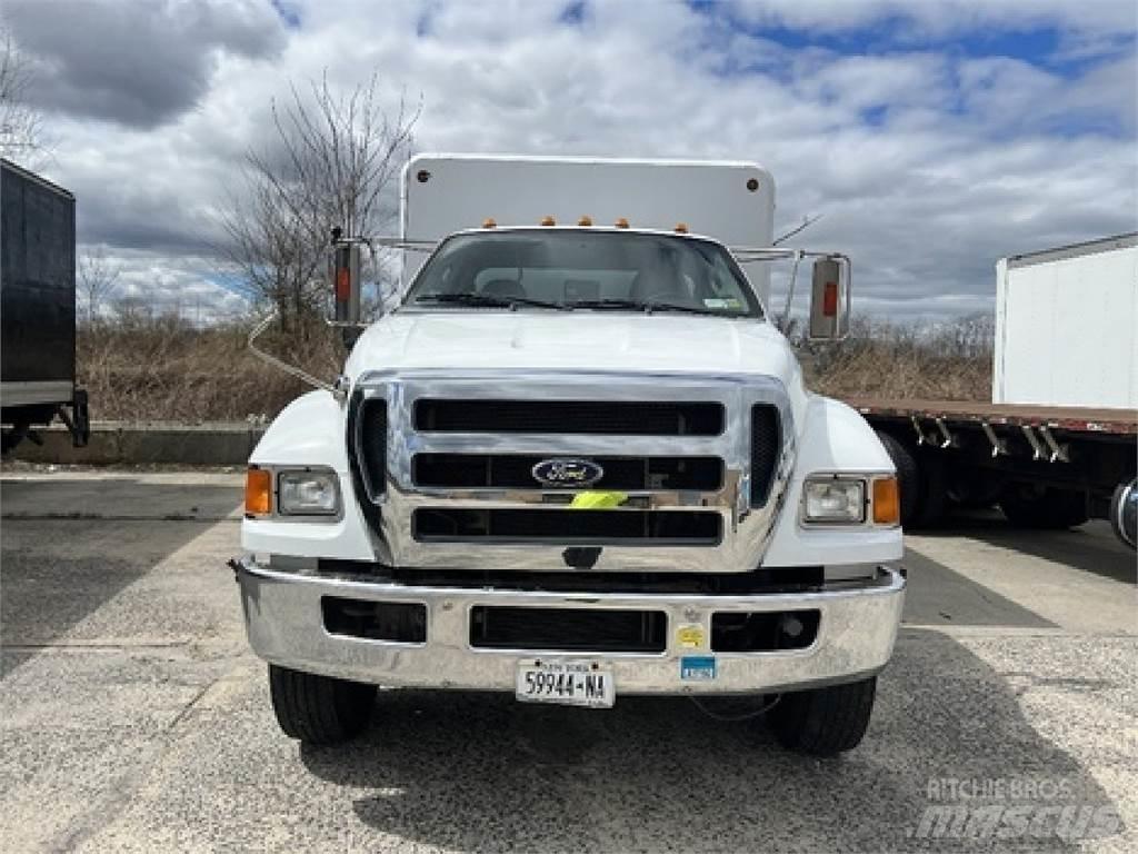 Ford F750 Φορτηγά μεταφοράς ποτών