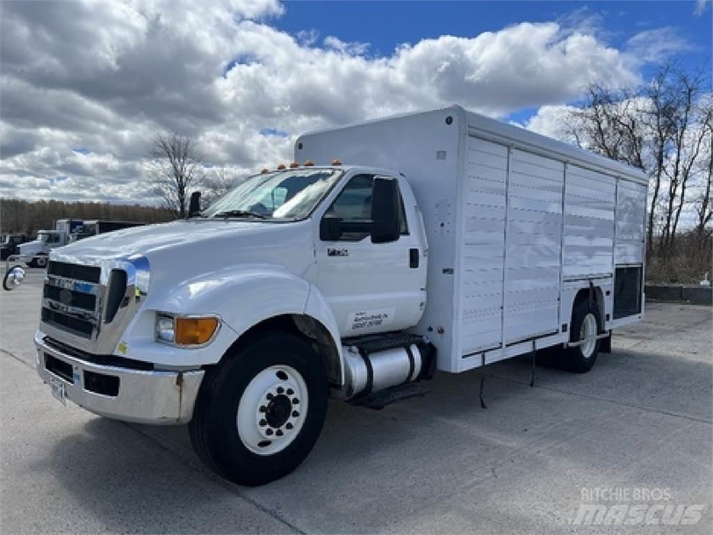 Ford F750 Φορτηγά μεταφοράς ποτών